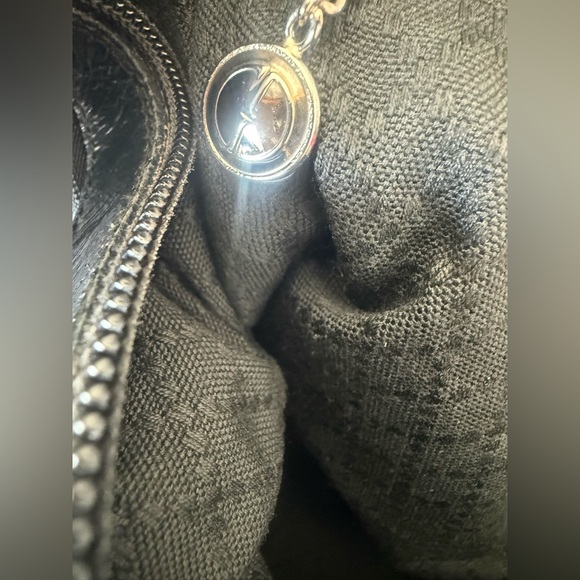 Gucci Vintage Diana Black Shoulder Bag with Bamboo Handle - Picture 8 of 16